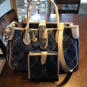 Dooney & Bourke